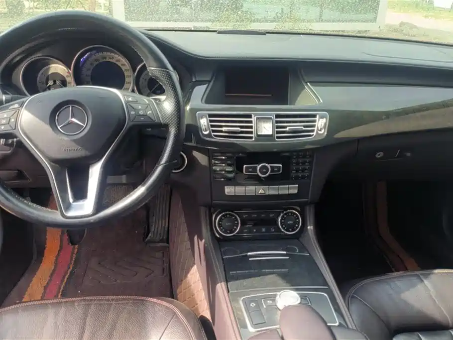 Mercedes-Benz CLS Mercedes-Benz CLS
