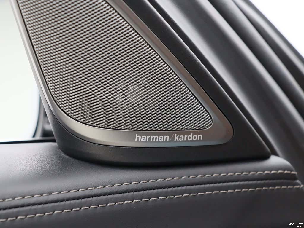 BMW 7 Series, 2018 все фото