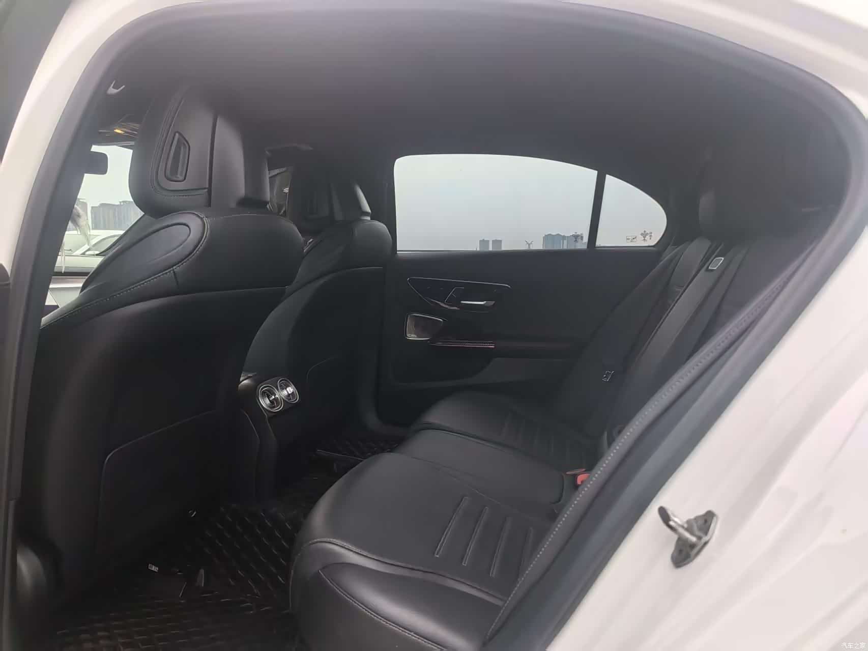 Mercedes-Benz C-Class, 2024 9