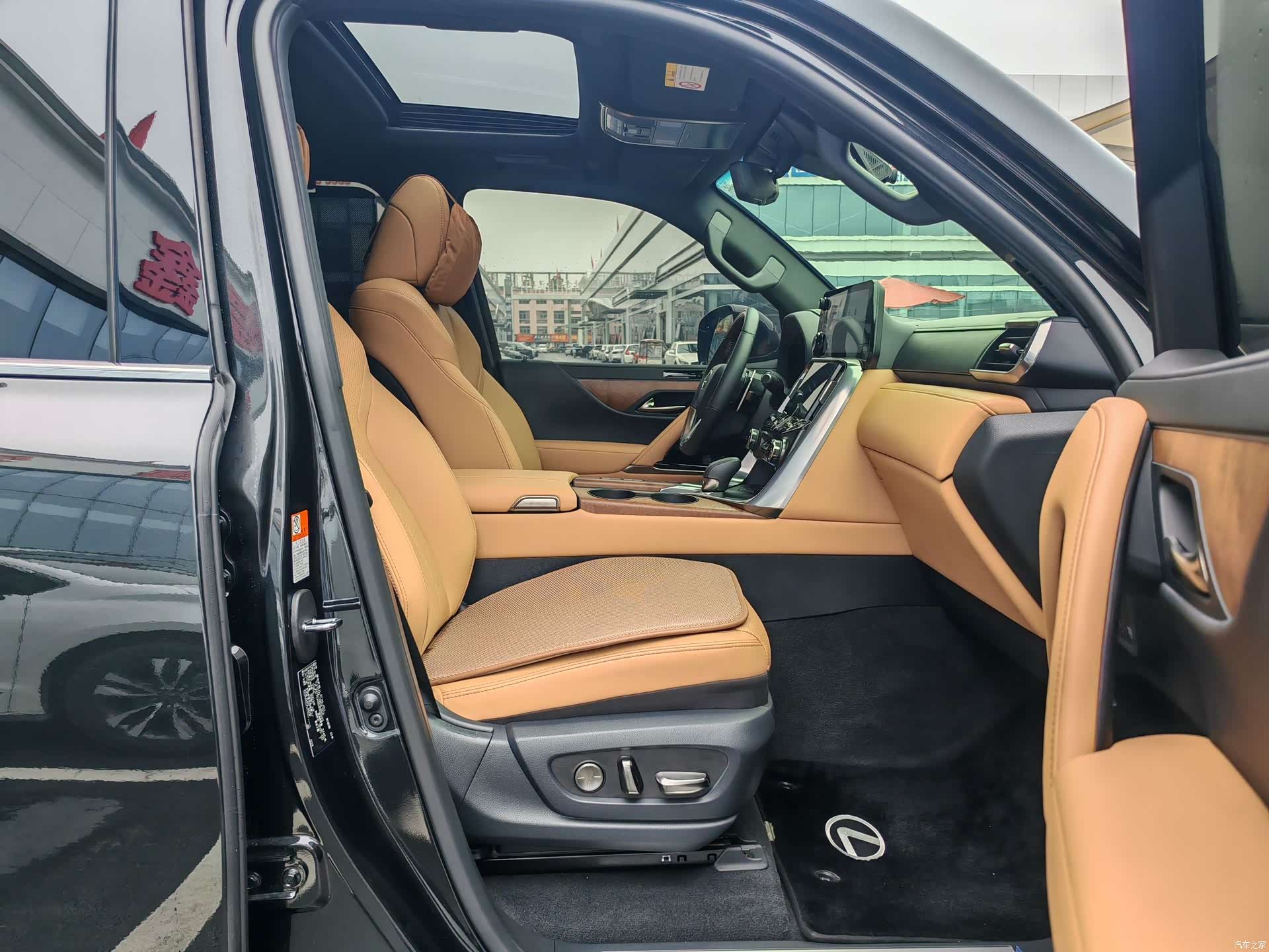 Lexus LX, 2025 19