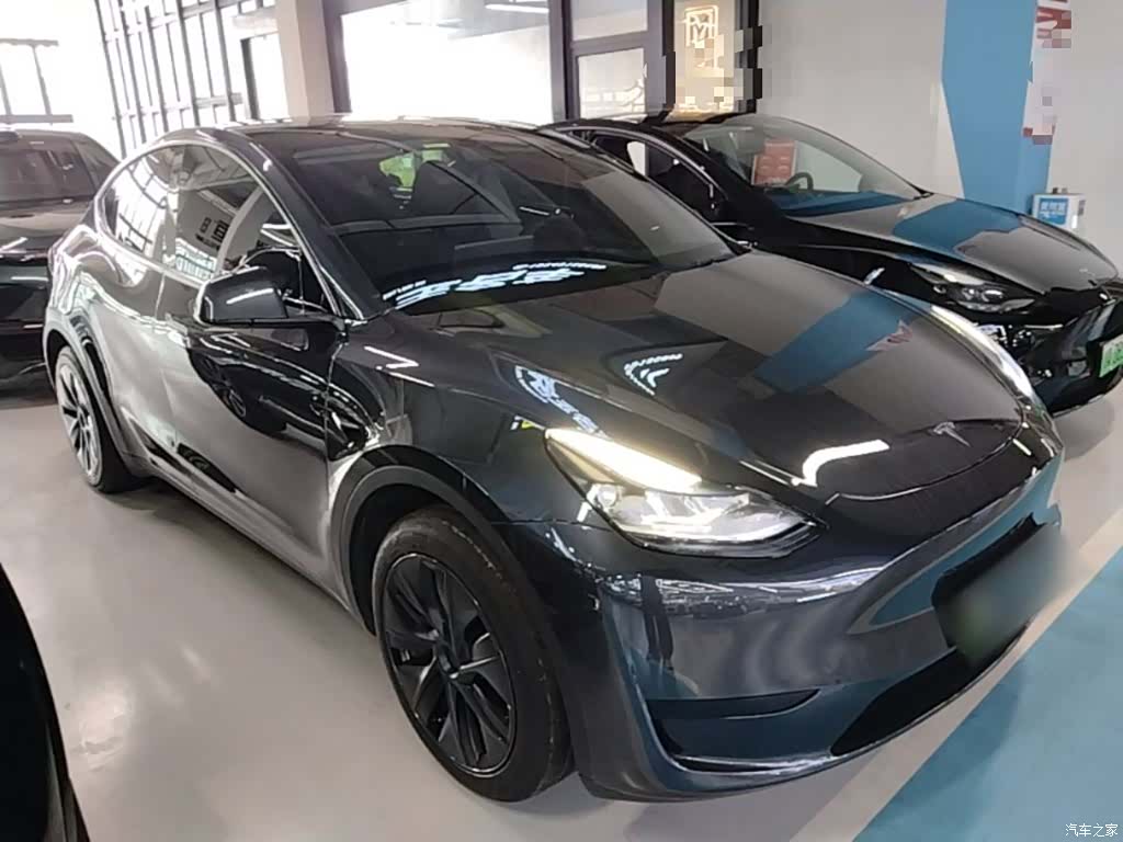Tesla Model Y, 2024 4