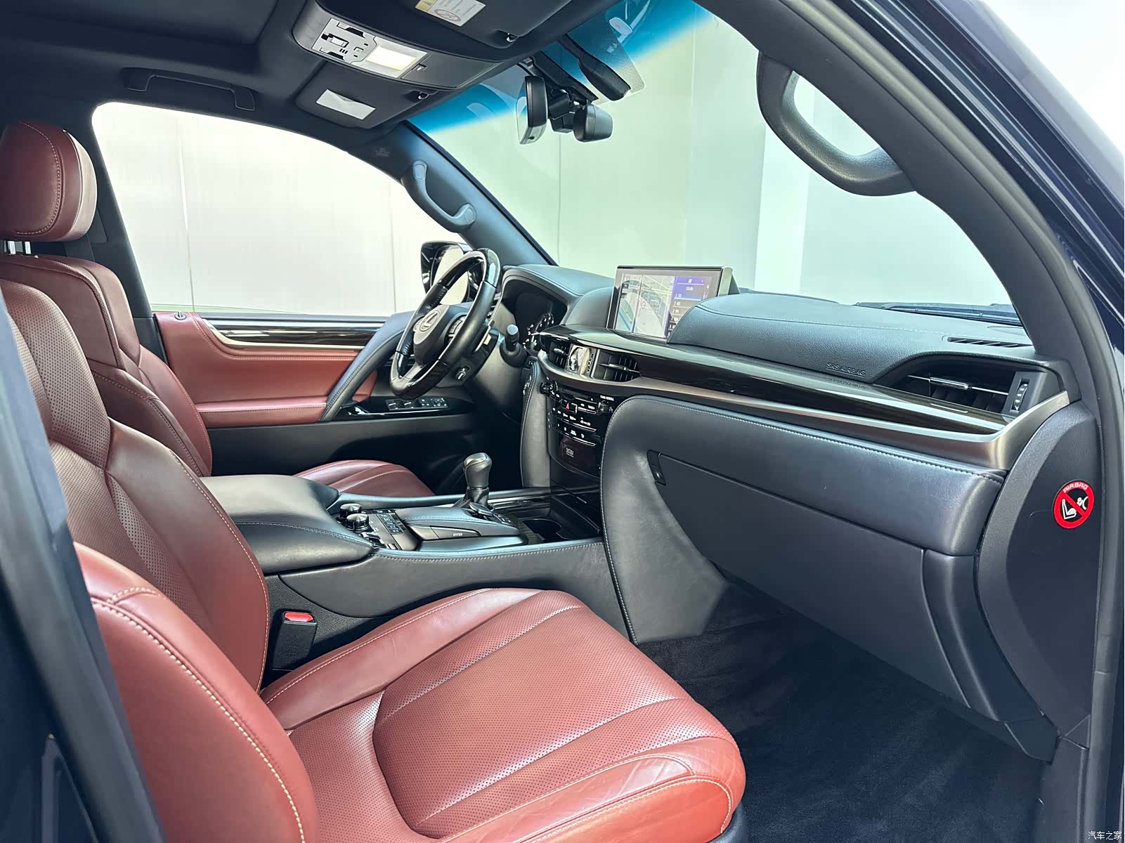 Lexus LX, 2018 11