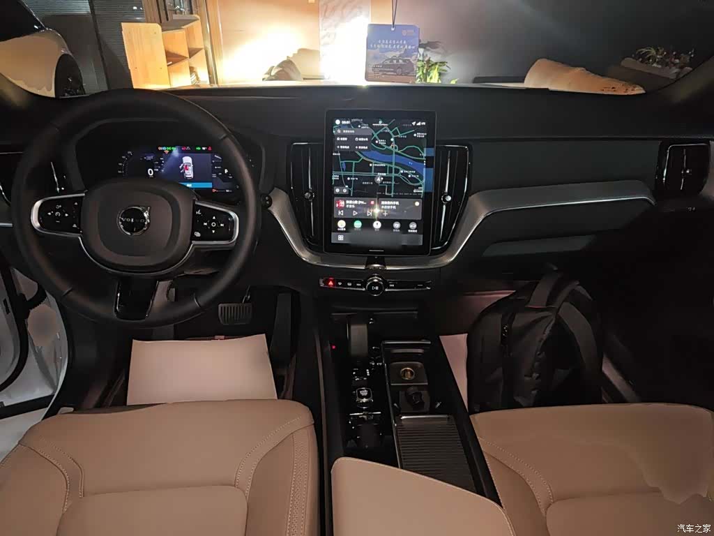 Volvo XC60, 2025 6