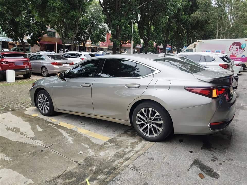 Lexus ES Lexus ES