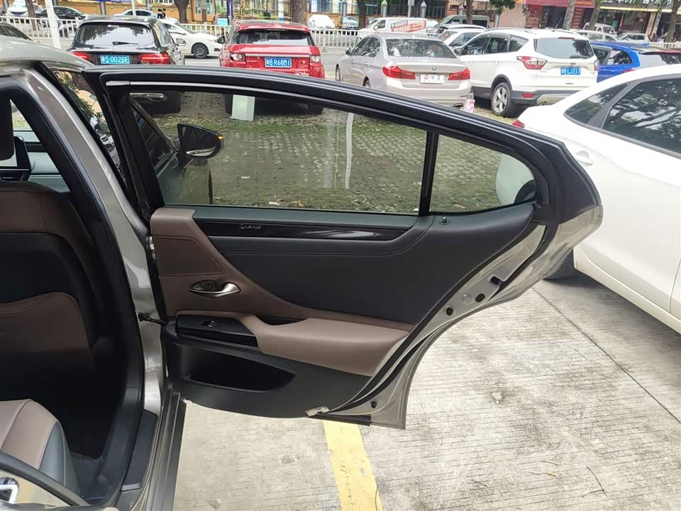 Lexus ES Lexus ES