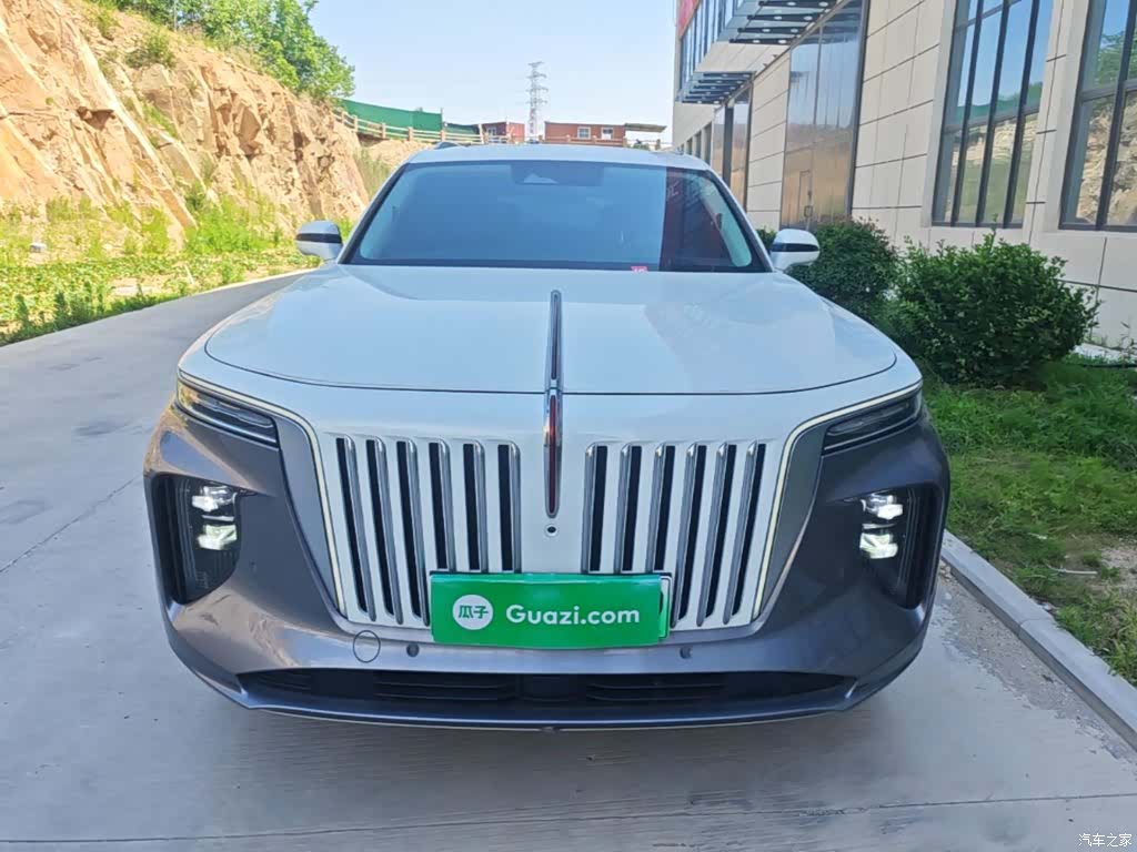 Hongqi E-HS9, 2023 3