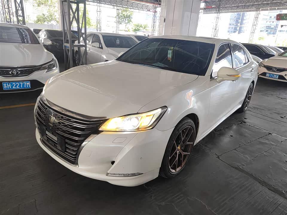 Toyota crown