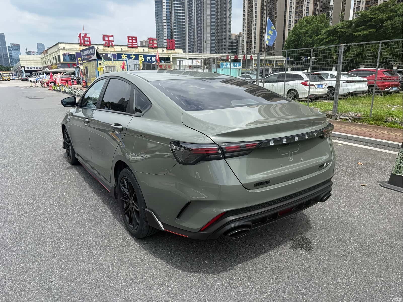Geely Binray, 2022 16