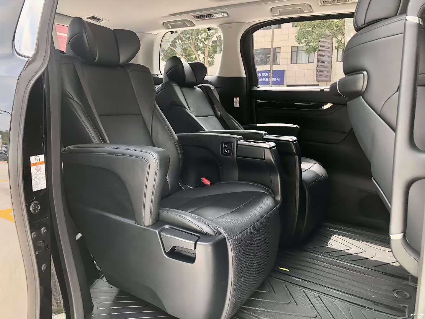 Toyota Alphard, 2018 4
