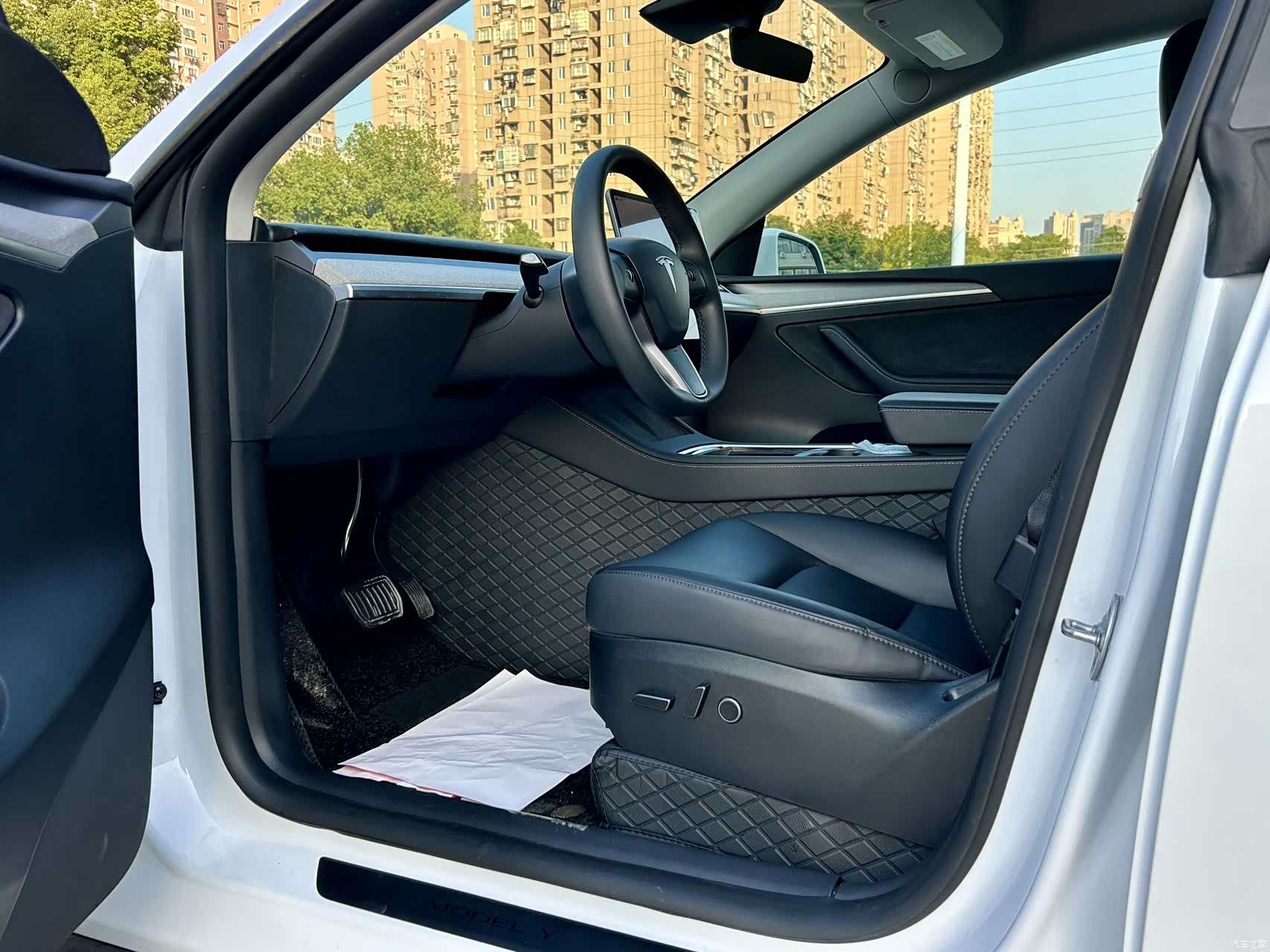 Tesla Model Y, 2024 12