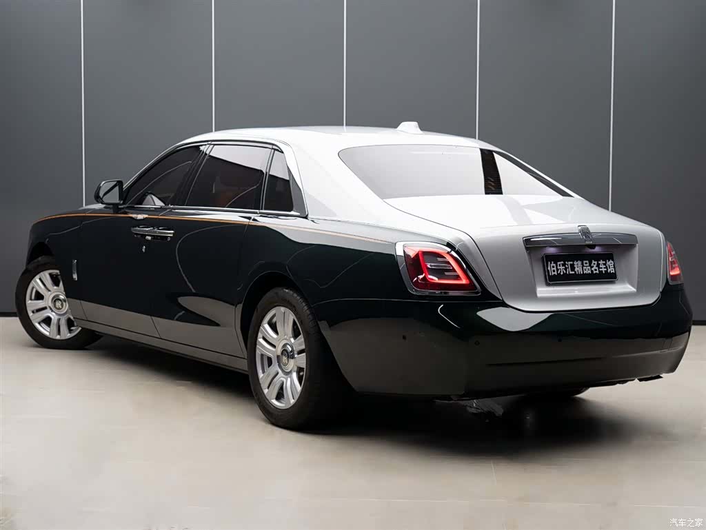 Rolls-Royce Ghost, 2022 4