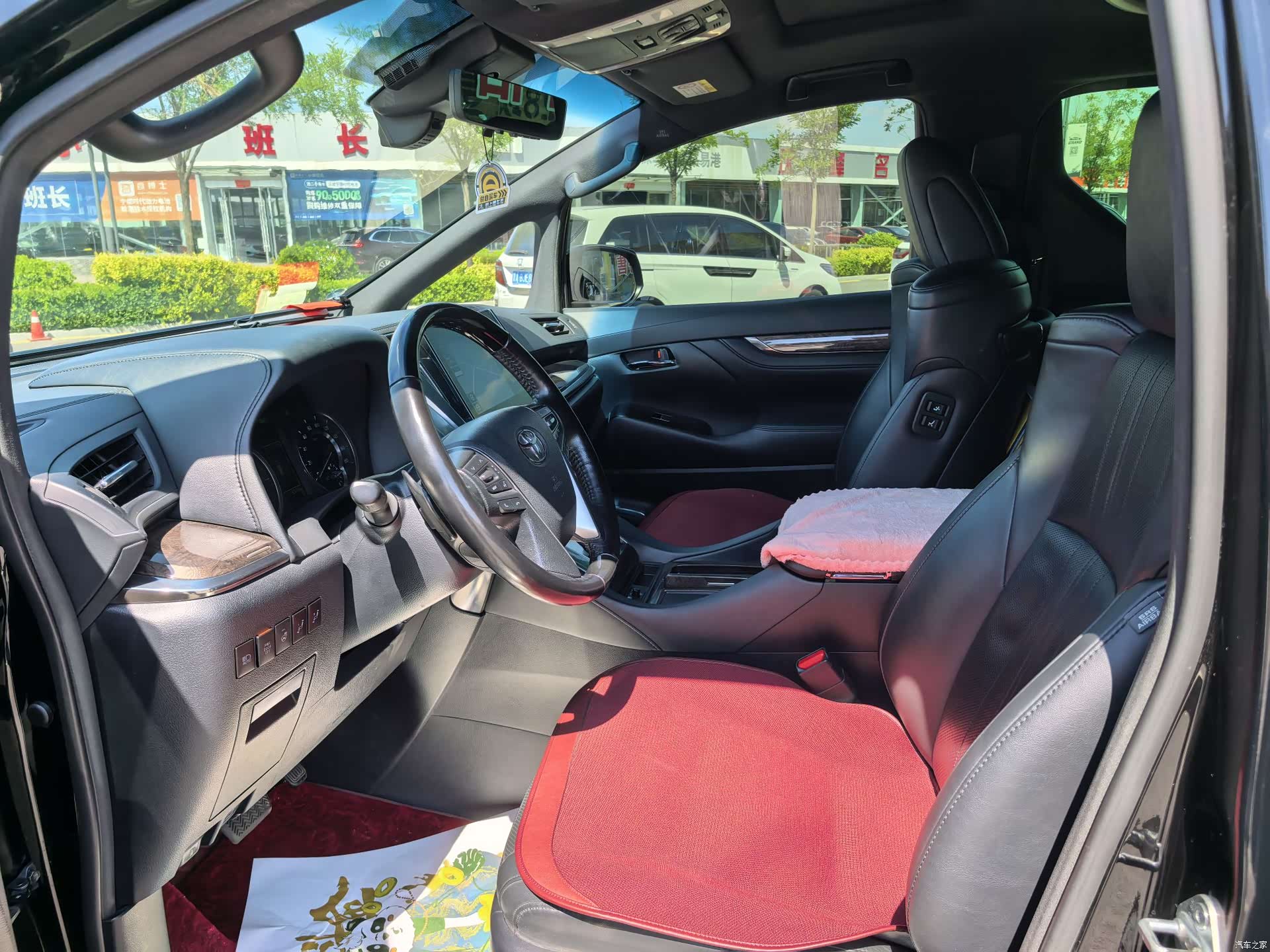 Toyota Alphard, 2022 4