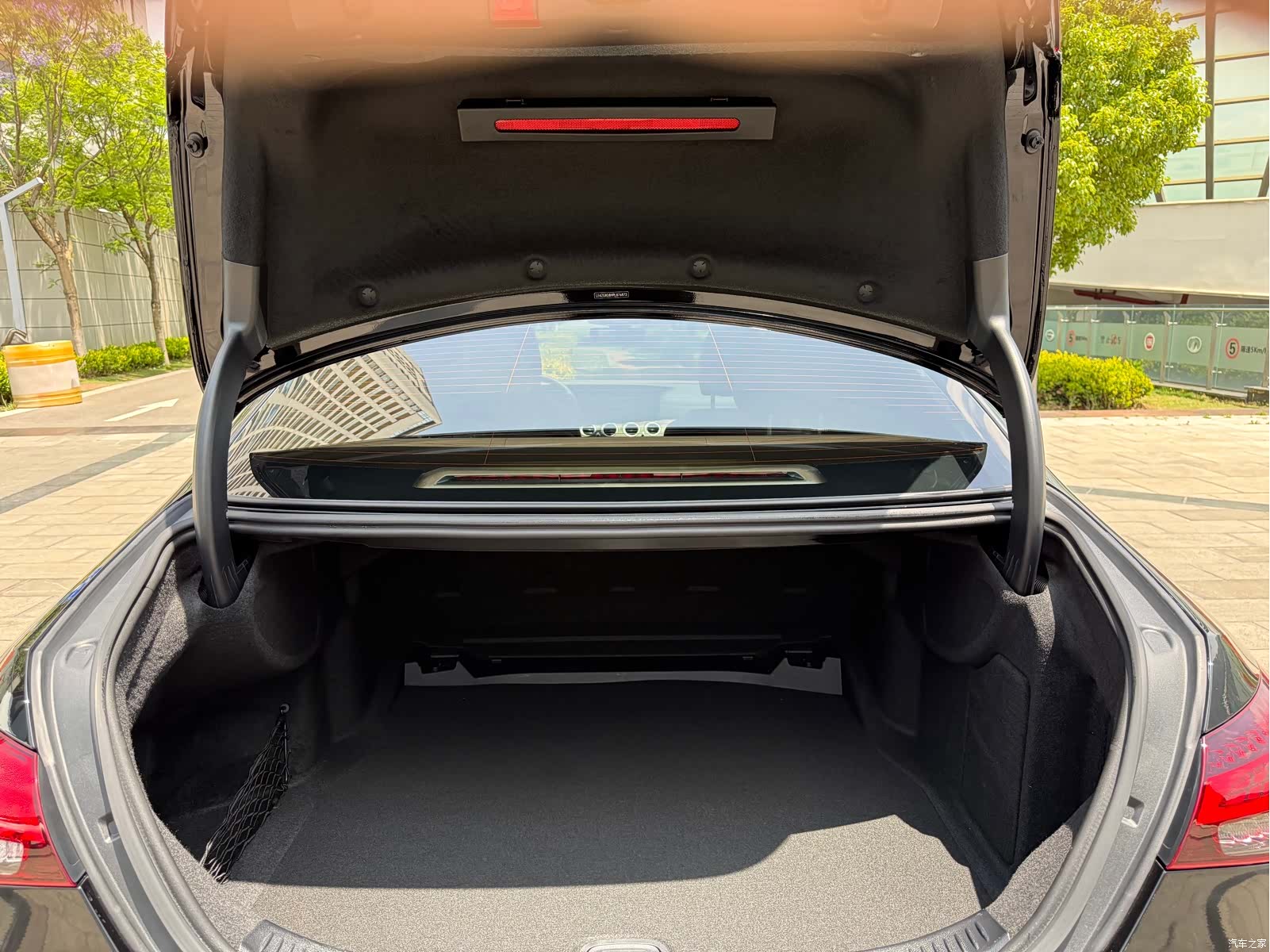 Mercedes-Benz E-Class, 2022 39