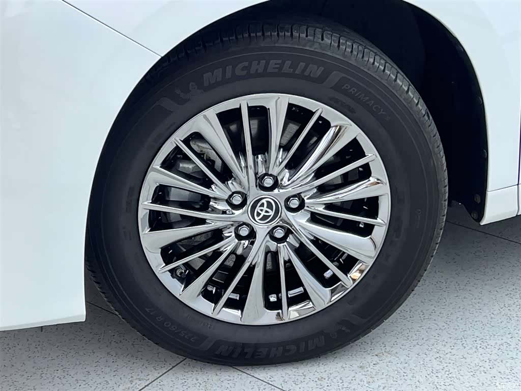 Toyota Alphard, 2022 10