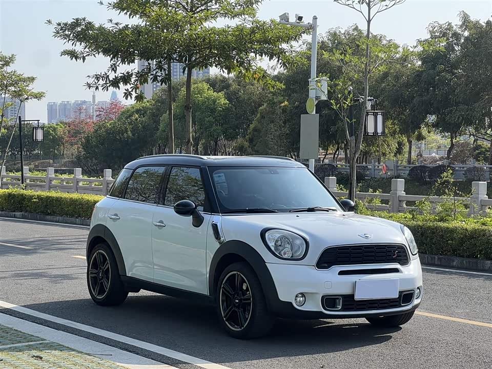 MINI COUNTRYMAN