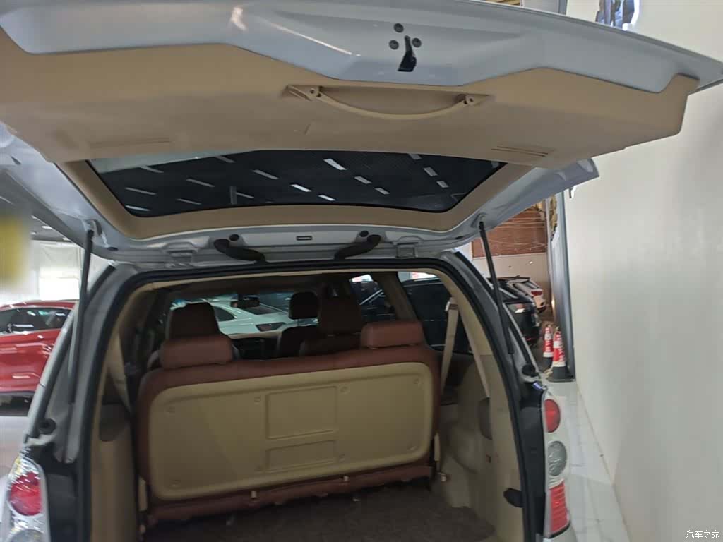 Buick GL8, 2017 19