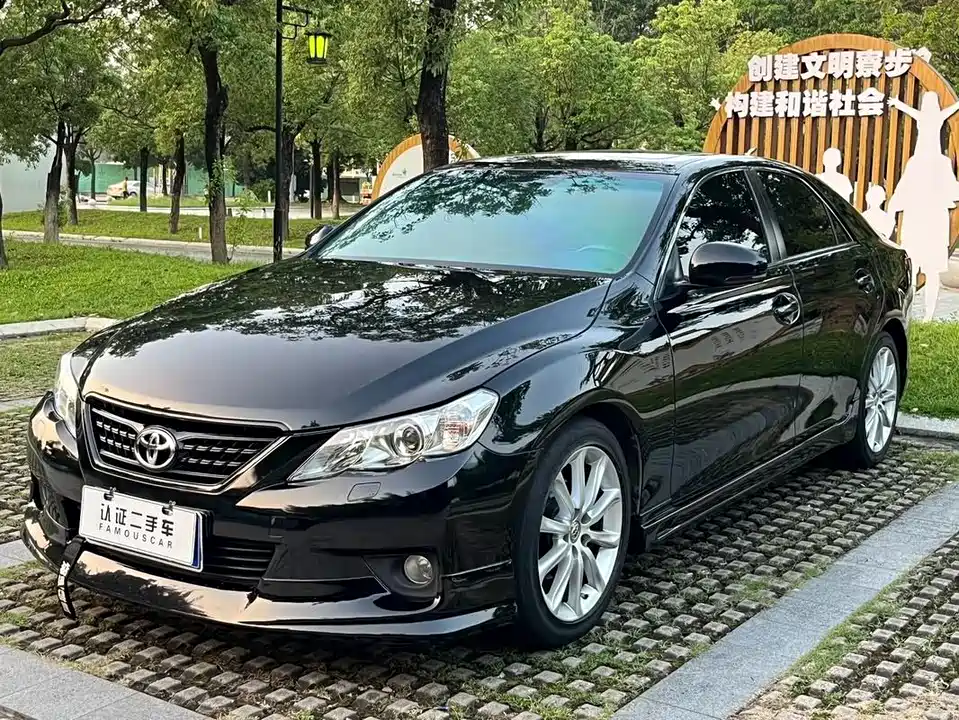 Toyota Reiz