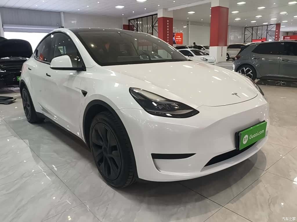 Tesla Model Y, 2023 4