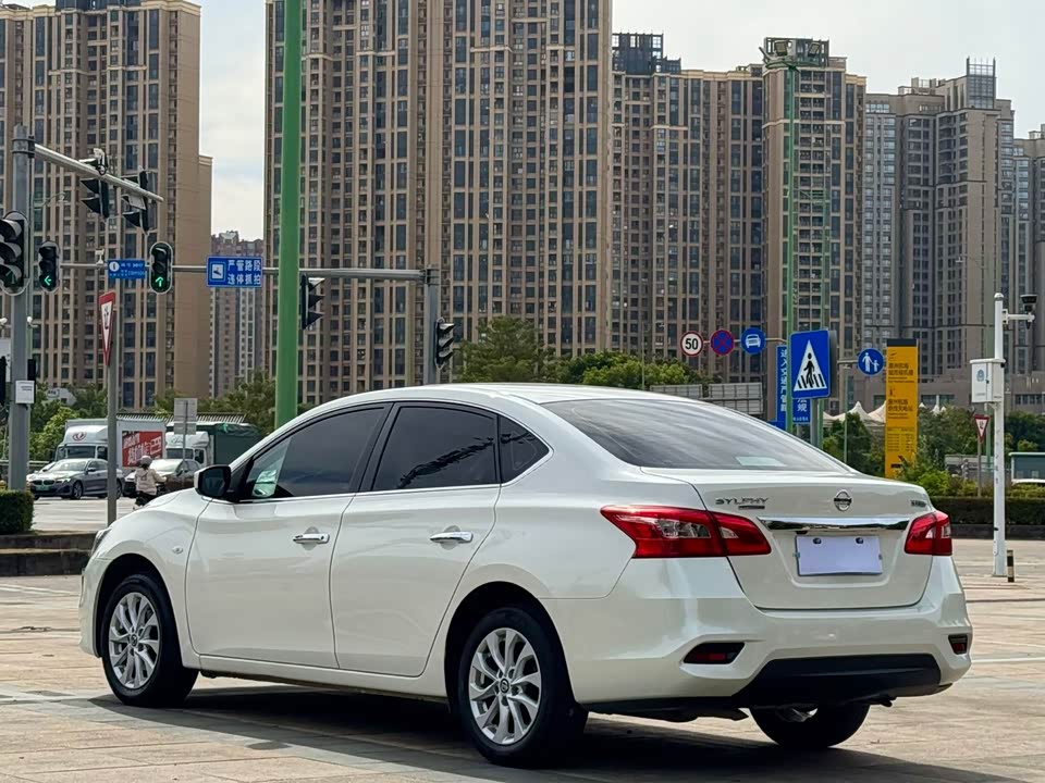 Nissan Xuan Yi