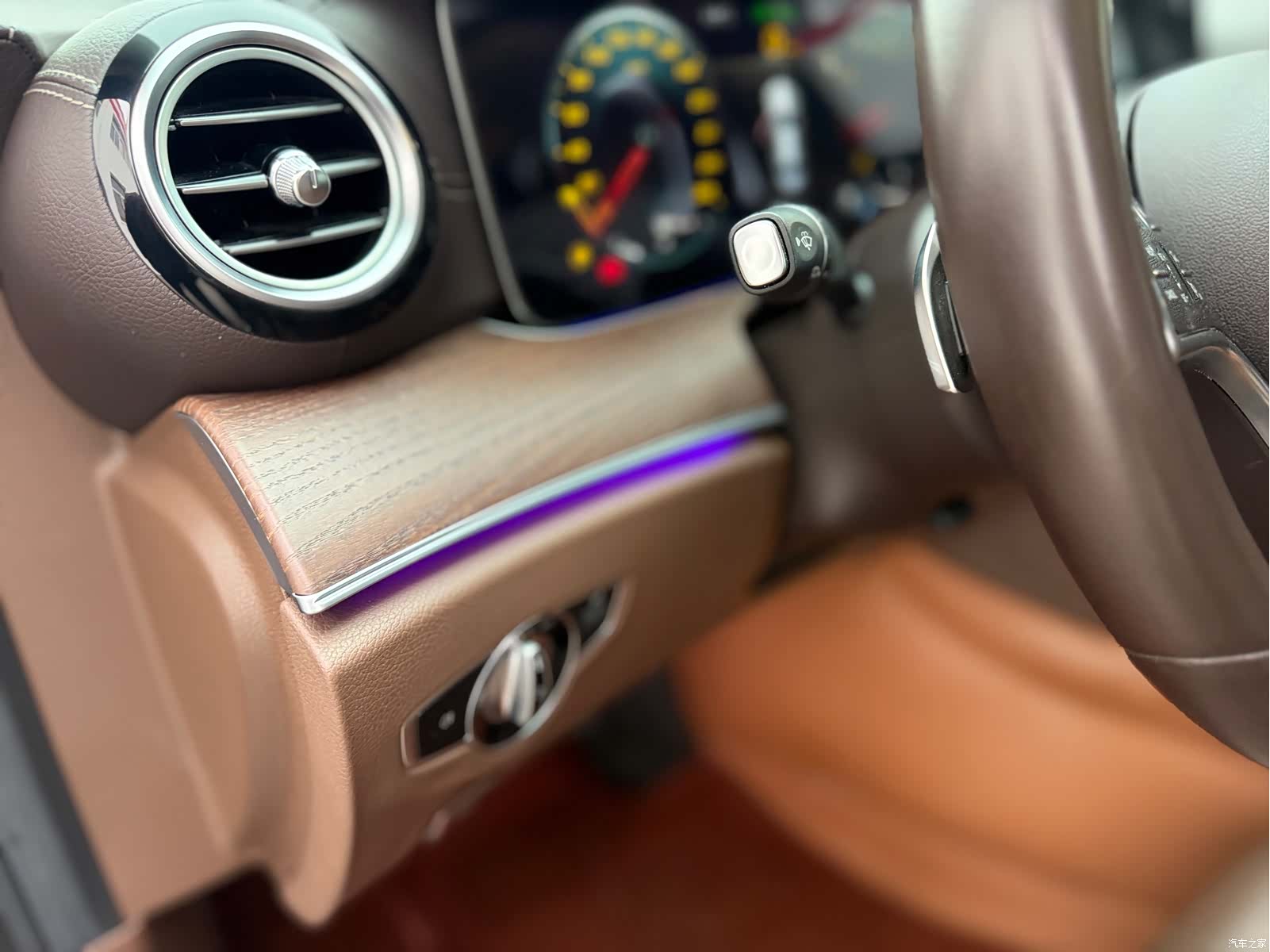 Mercedes-Benz E-Class, 2022 13