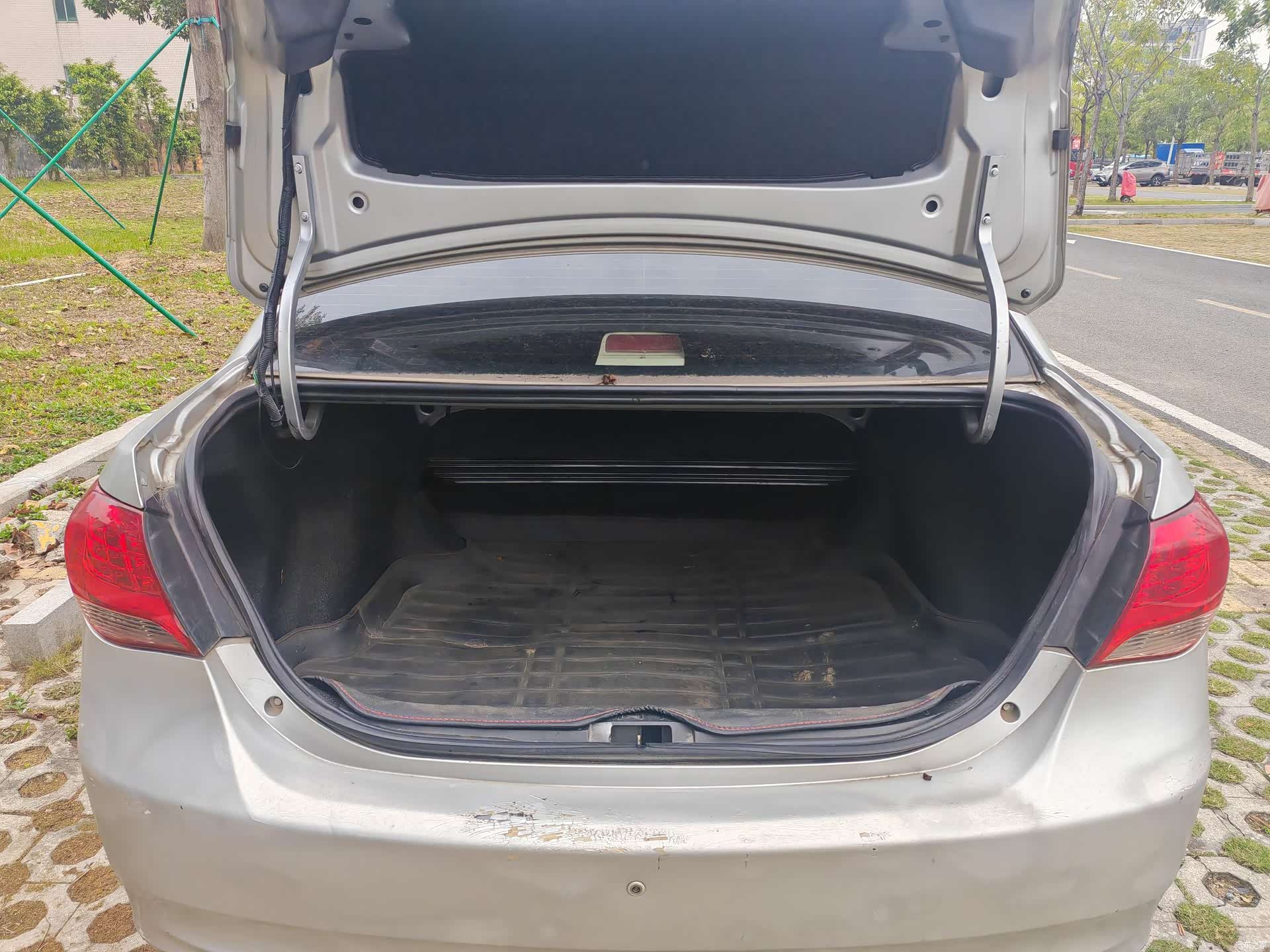 BYD L3, 2013 18