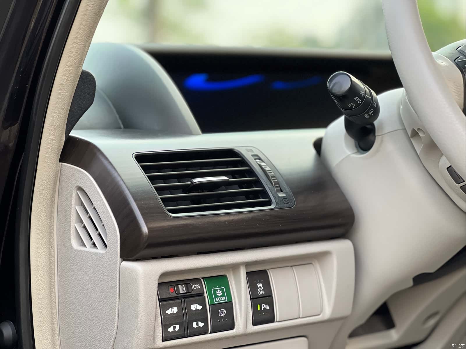 Honda Elysion, 2015 21