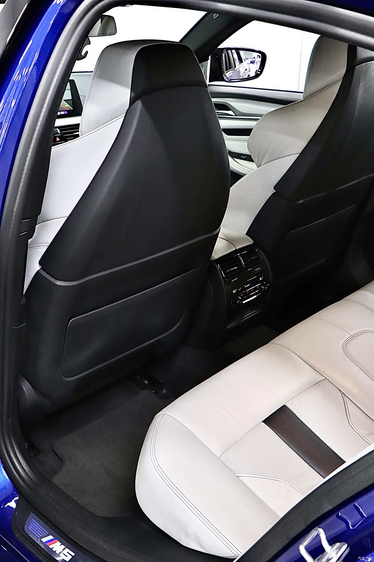 BMW M5, 2019 13