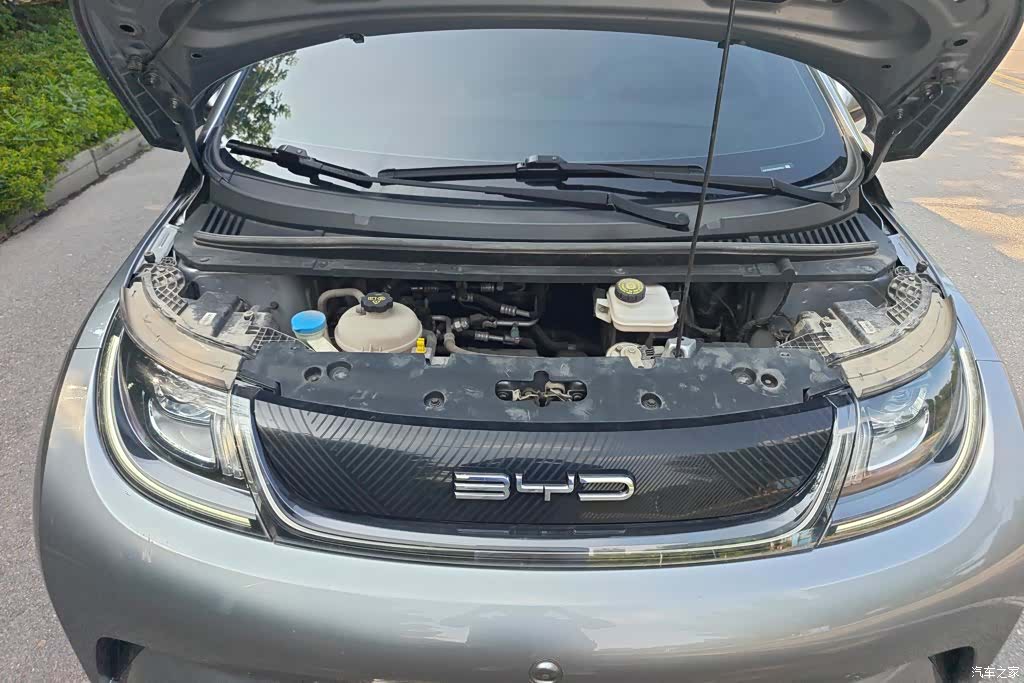 BYD Dolphin, 2022 10
