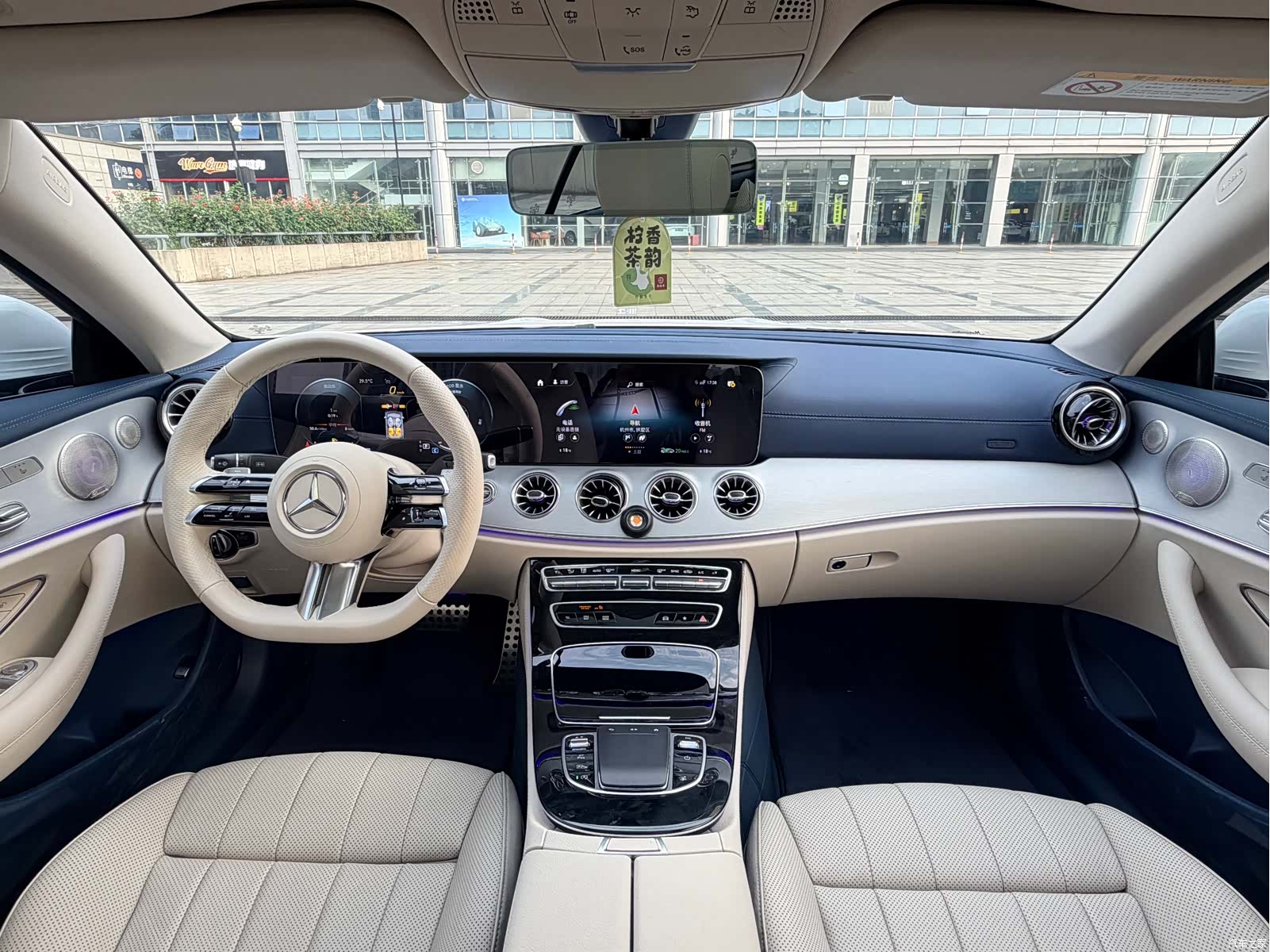 Mercedes-Benz E-Class, 2023 16