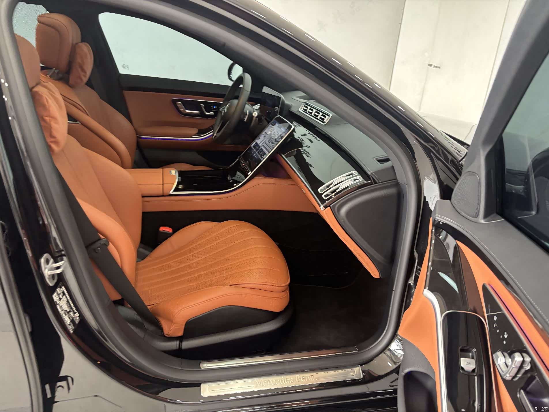 Mercedes-Benz S-Class, 2023 28