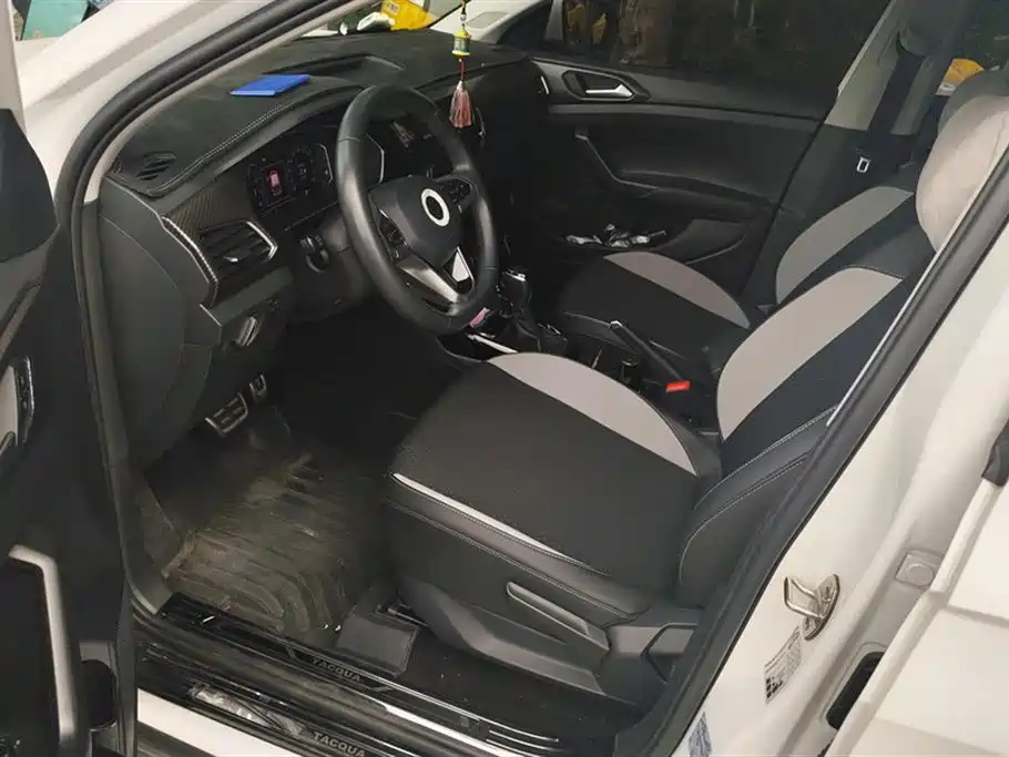 Volkswagen Exploring the shadow