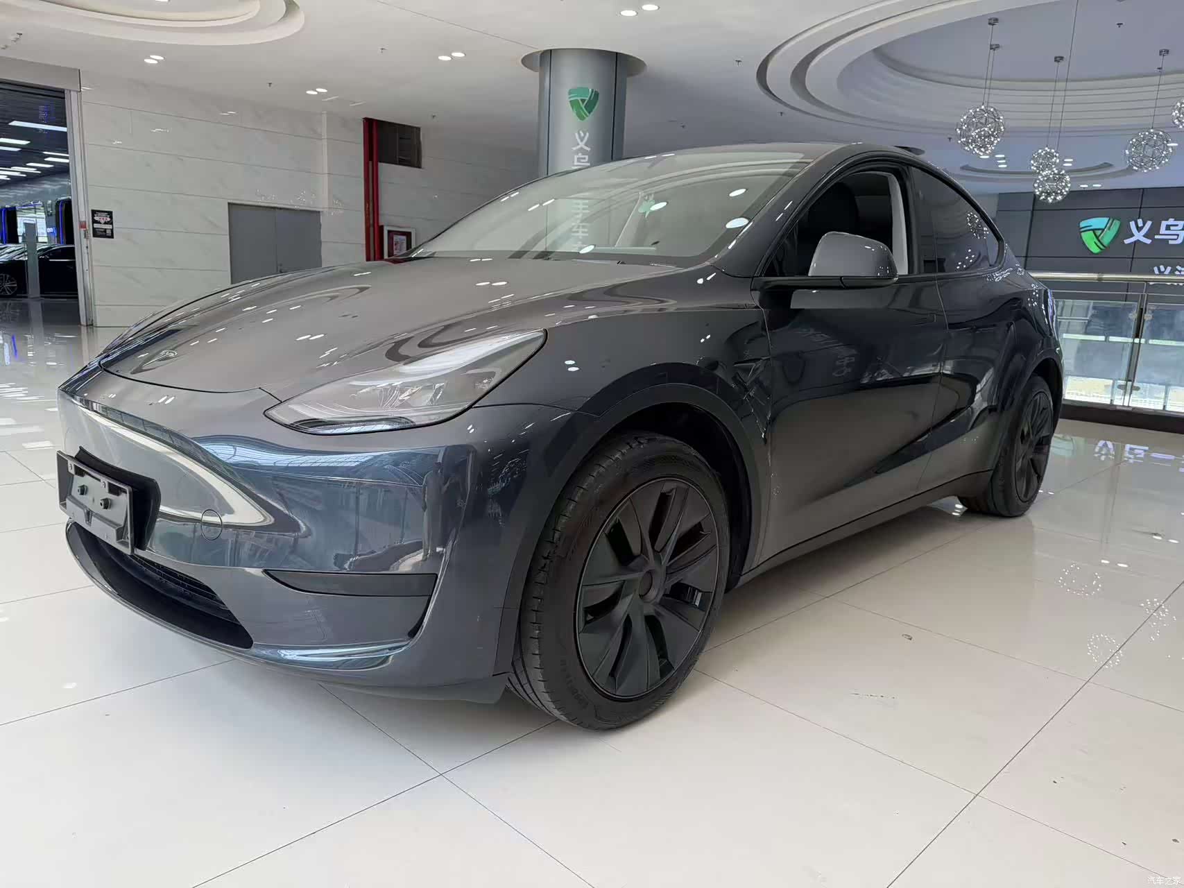 Tesla Model Y, 2024 3