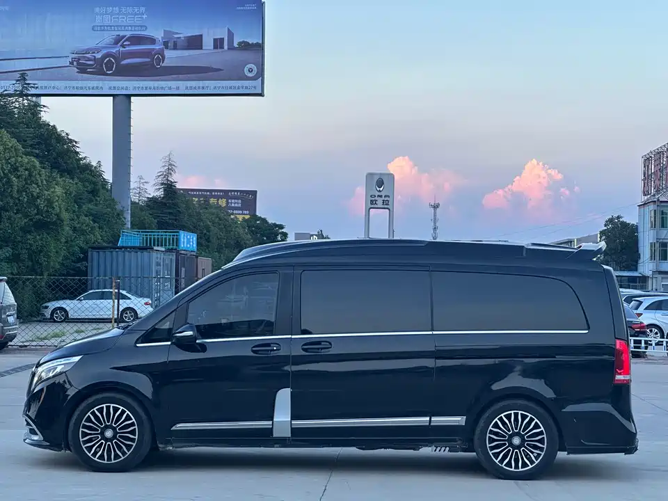 Mercedes-Benz V-class