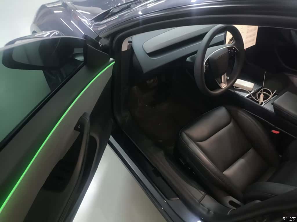 Tesla Model 3, 2024 16