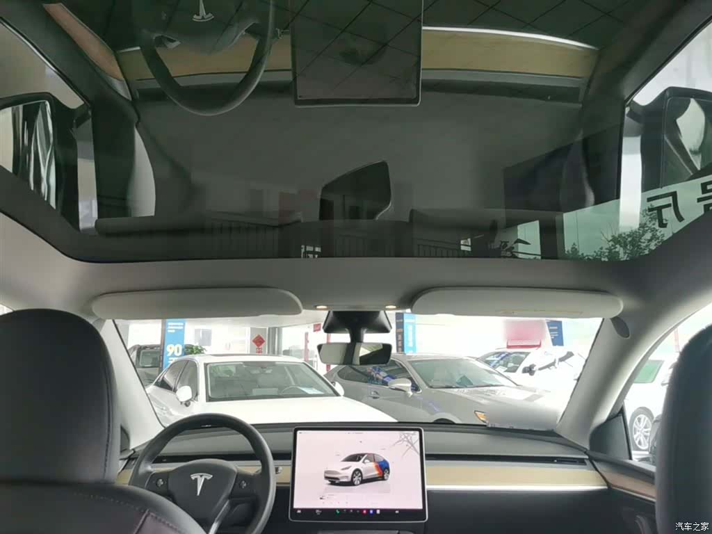 Tesla Model Y, 2023 18