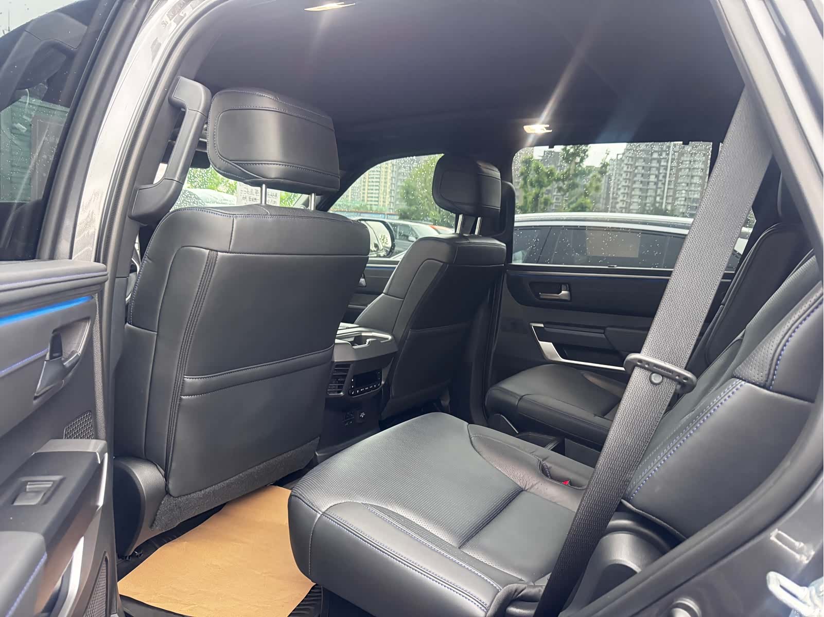 Toyota Sequoia, 2023 все фото