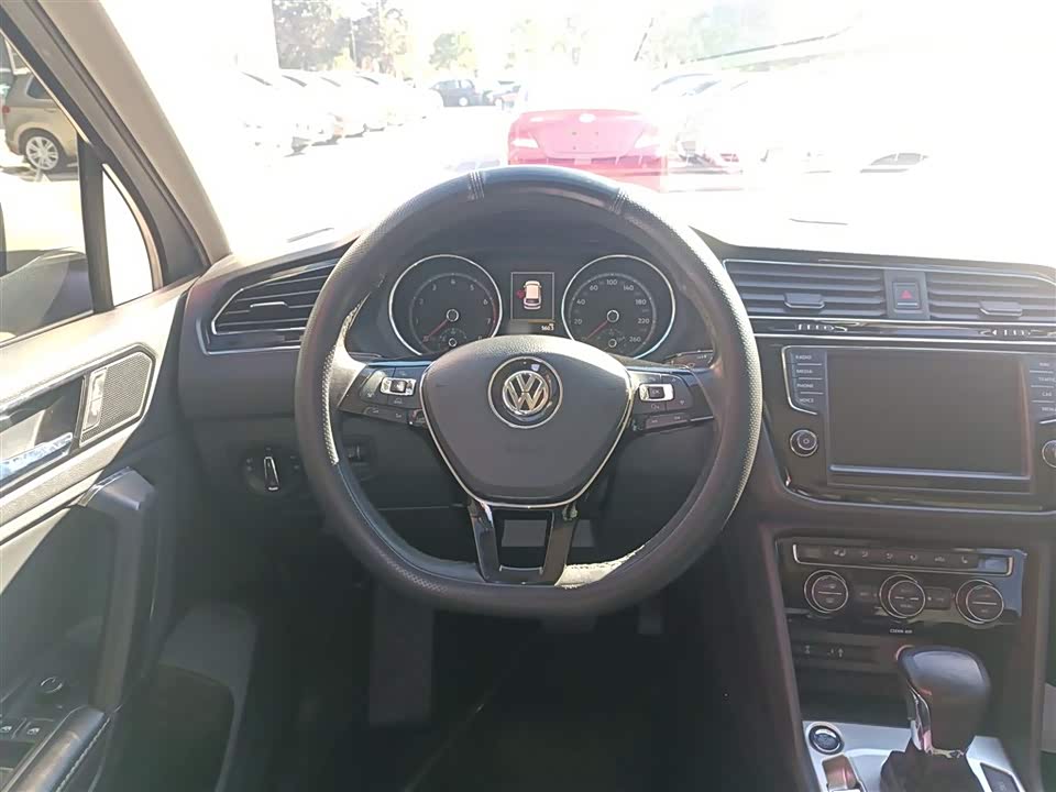 Volkswagen Tiguan L