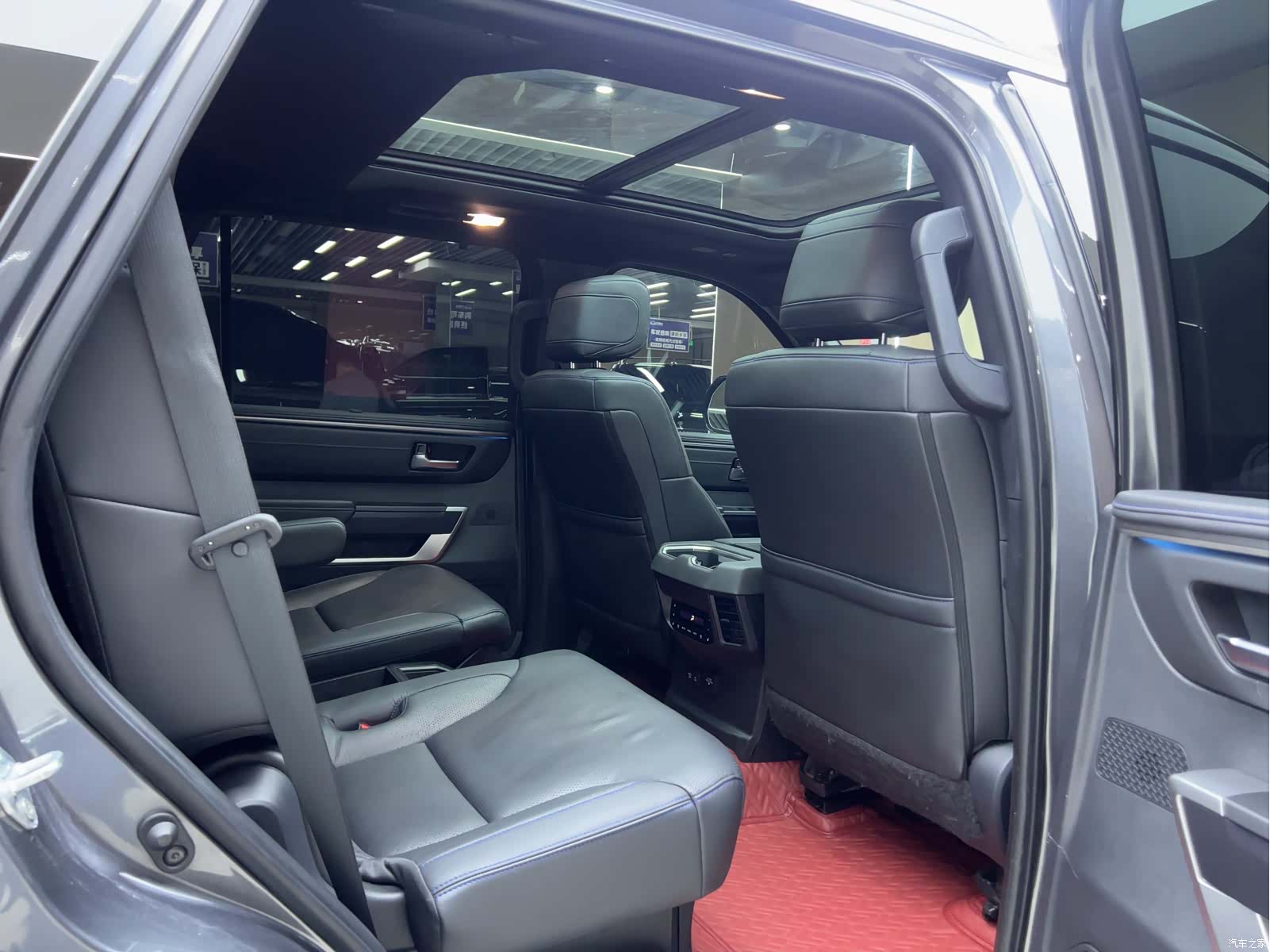 Toyota Sequoia, 2023 7