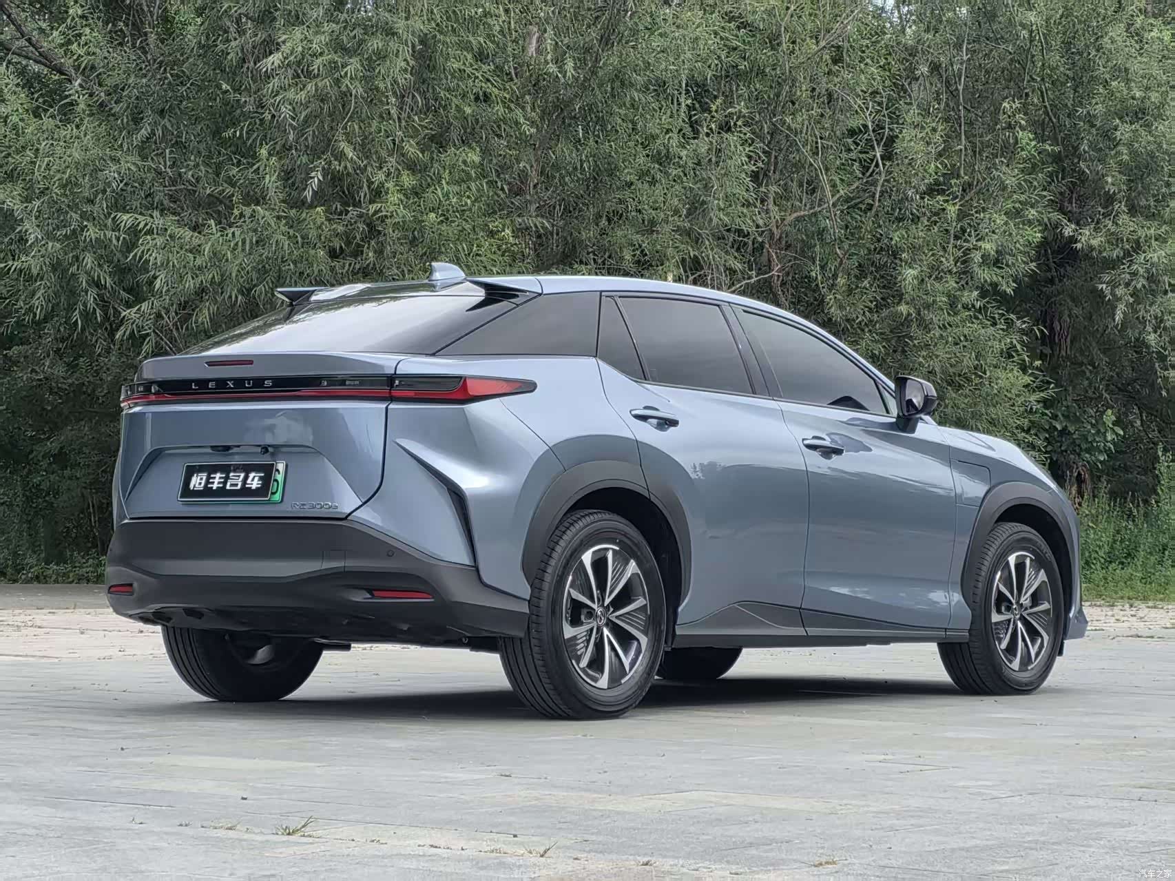 Lexus RZ, 2024 все фото