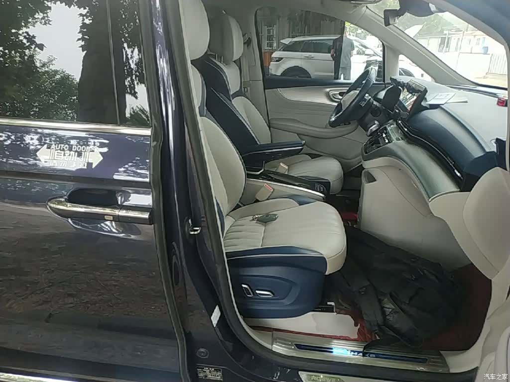 Roewe iMAX8, 2021 25