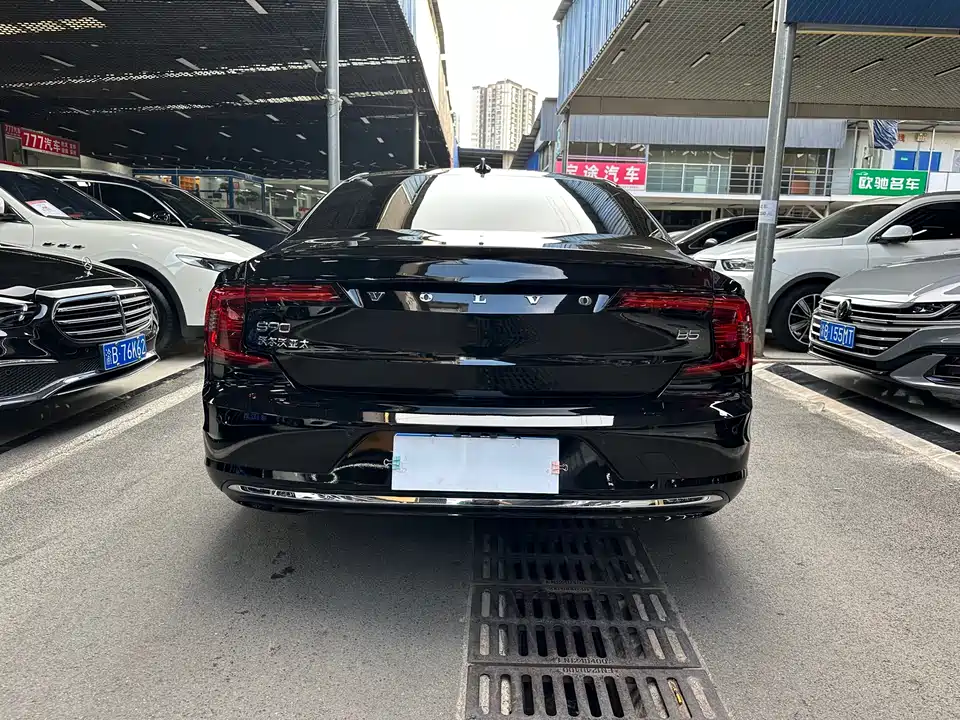 Volvo S90