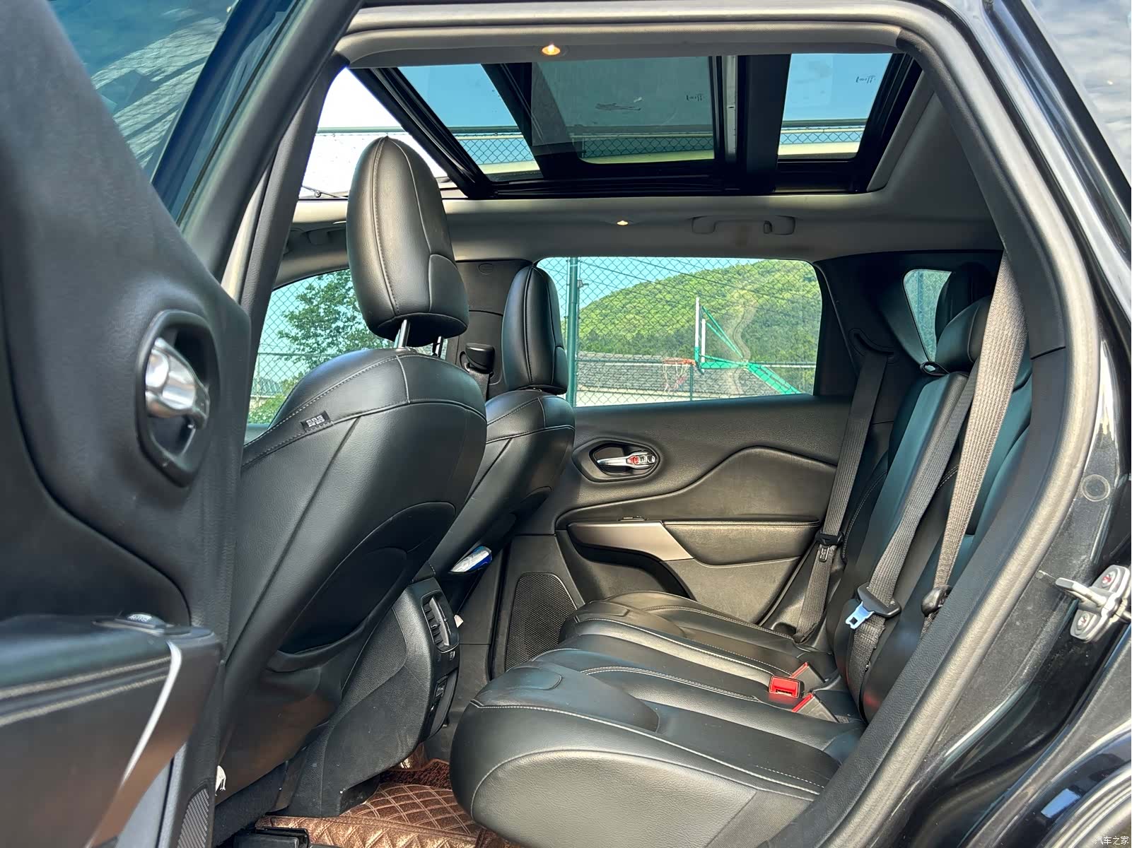 Jeep Cherokee, 2019 7