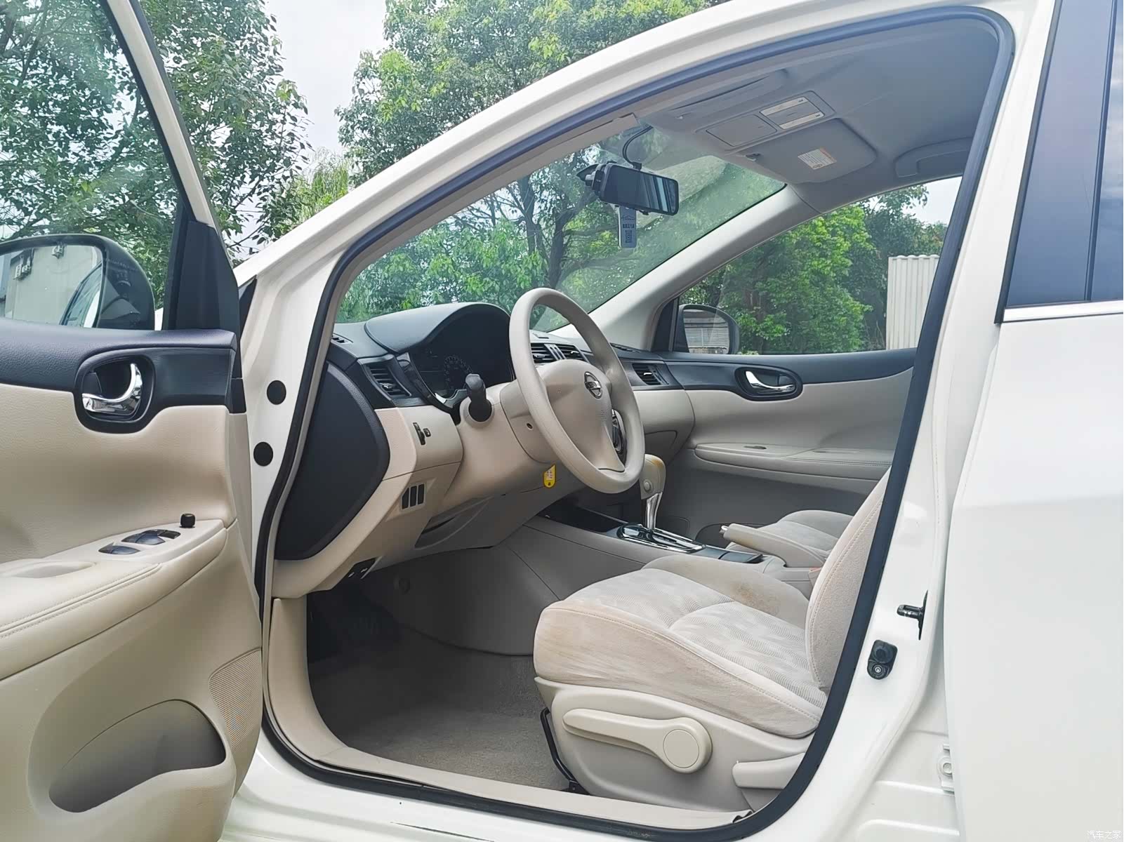 Nissan Tiida, 2012 6
