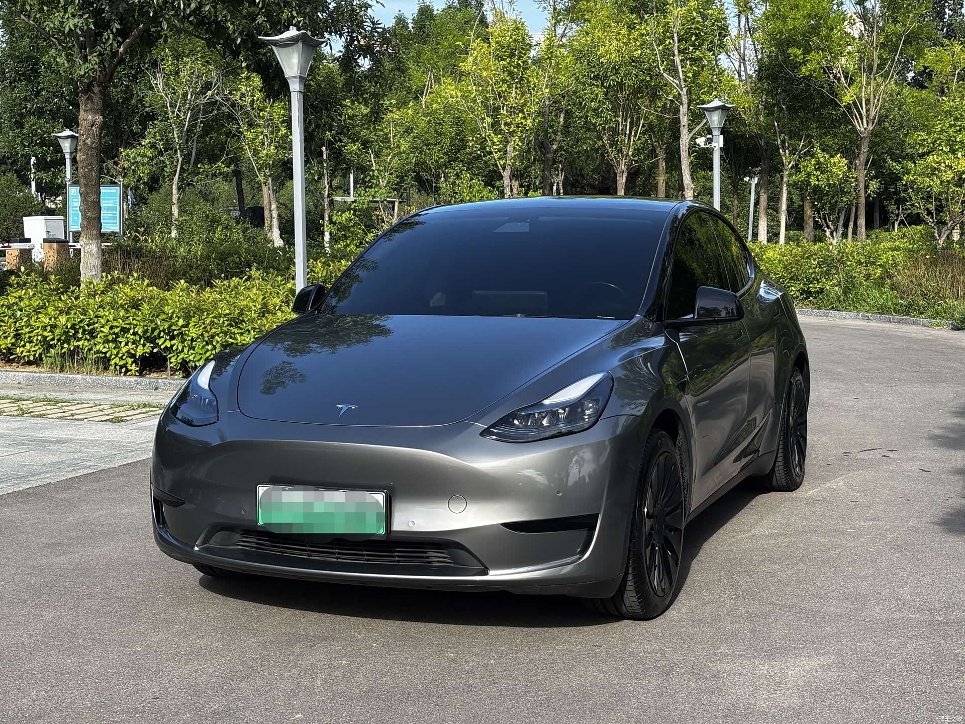 Tesla Model Y, 2023 1