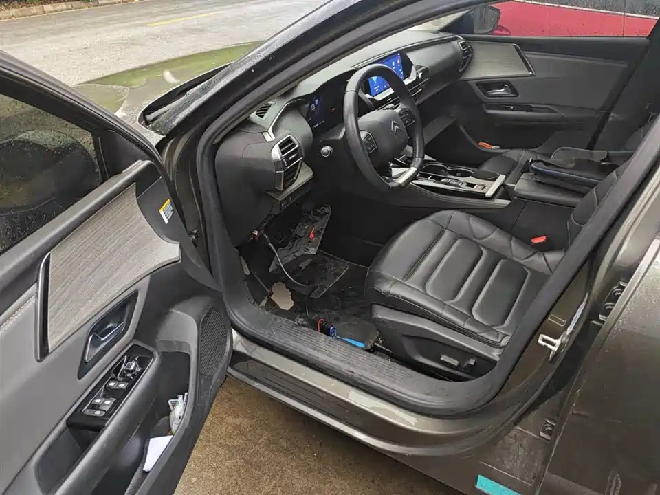 Citroen Versailles C5 X