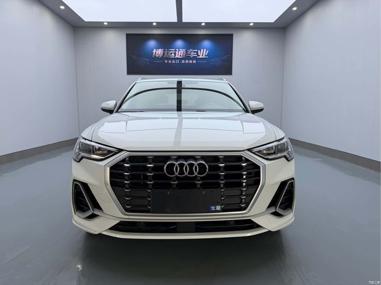 Audi Q3, 2022 2