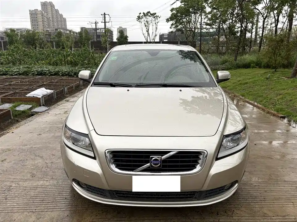Volvo S40