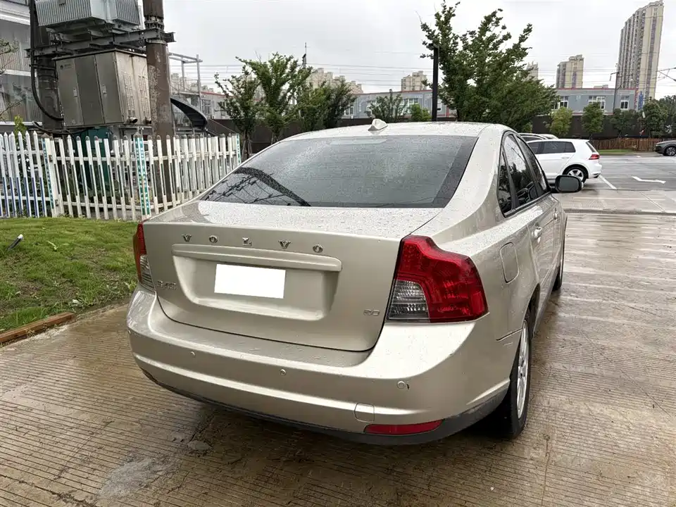 Volvo S40