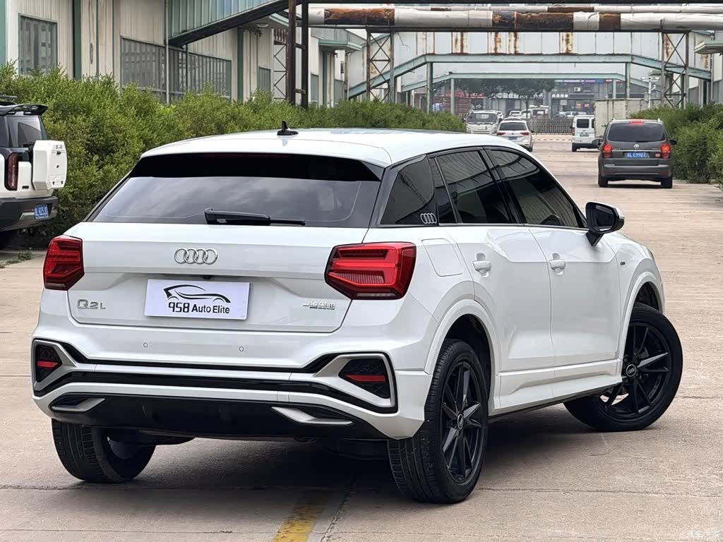 Audi Q2L, 2022 12