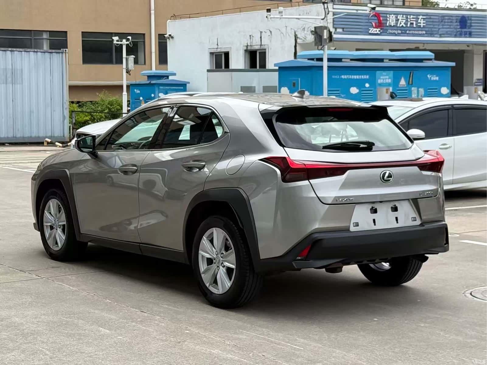 Lexus UX, 2023 8